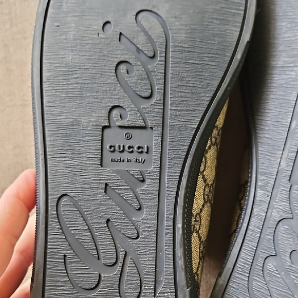 Gucci GG Monogrammed Men's Navy and Tan/Cream Suede Low Sneakers - Picture 13 of 17